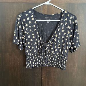 American Eagle Daisy Print Crop Top Size Medium